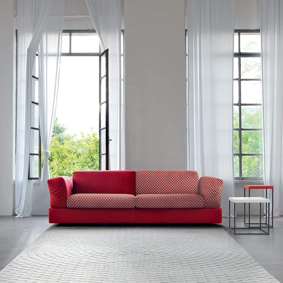 Arredare il salotto con un divano rosso: under doimo salotti.